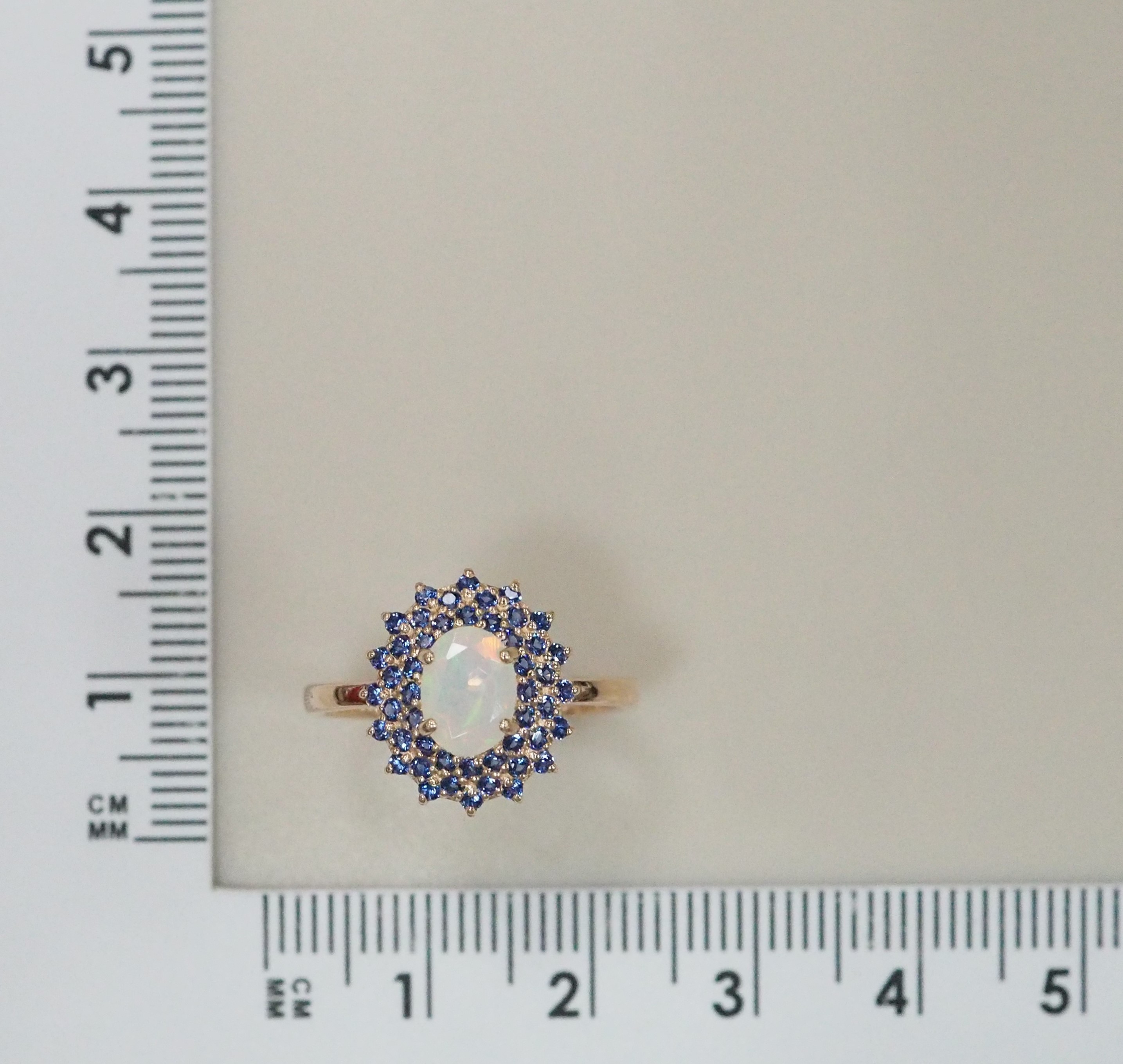 Серебряное кольцо с опалом